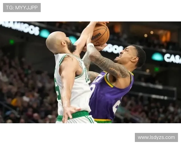 怀特场均15投得14分命中率仅33和26这就是你们追捧的顶级3D表现吗